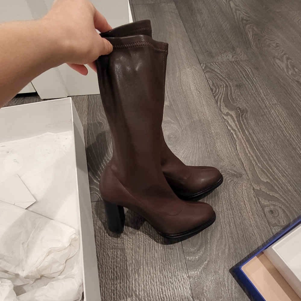 Like new Stella McCartney boots size 35 (burgundy color, Fits 35.5)
